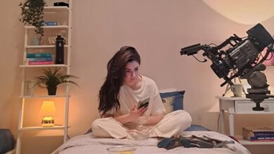 Hania Aamir's BTS photo from Meri Zindagi Hai Tu