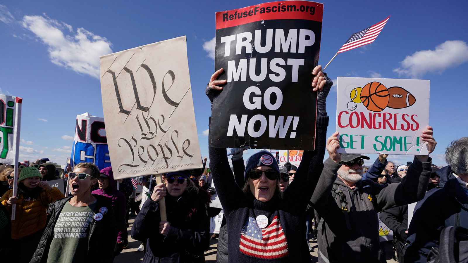 'No Kings' rallies draw crowds across US, in Europe