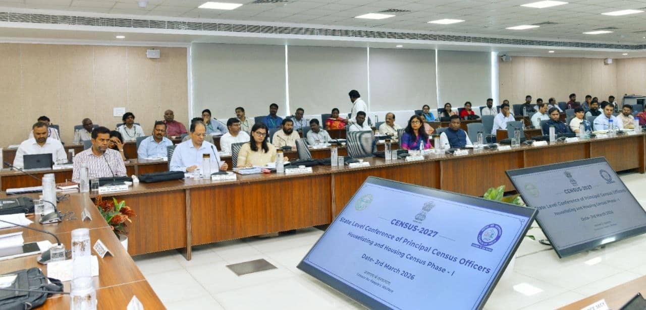 Image of Telangana Chief Secretary during the meeting with collectors on census operations.