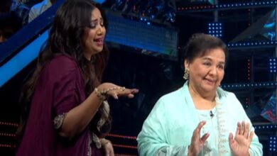 Shreya Ghoshal and Farida Jalal