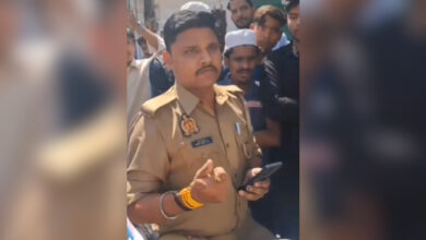 Lucknow cop enter mosque with shoes to take down loudspeaker during Friday prayers