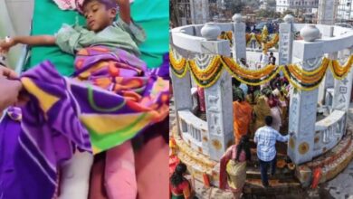 The image shows Medaram priest's son Yuvan at a private hospital in Hanamkonda, where his right leg was amputated after the temple mishap on March 25, 2026.
