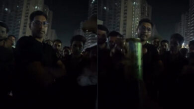 Muslim couple harassed, residents come stand up in support Noida UP