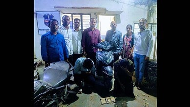 Telangana Excise officials with the arrested accused