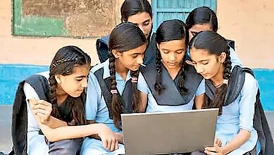 Hyderabad lags behind while Mulugu tops in SSC pass percentage in Telangana SSC results 2026.