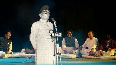 Sulaiman Khateeb, the renowned Dakhni shayeri poet, delivering a powerful recitation during a cultural ev.