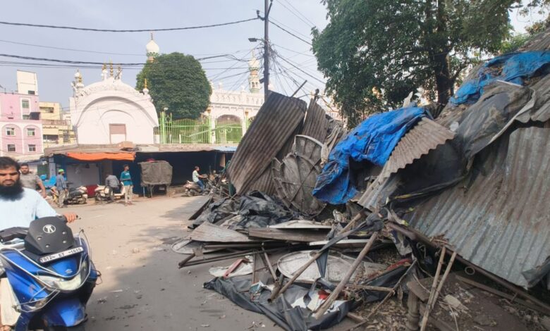 GHMC removes around 800 encroachments in a single day