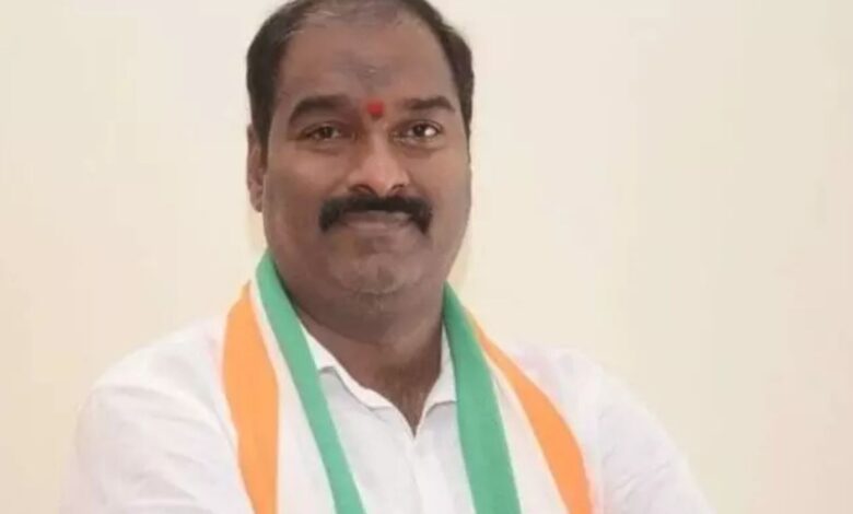 Harish Rao spreading lies in Koheda, says Congress leader
