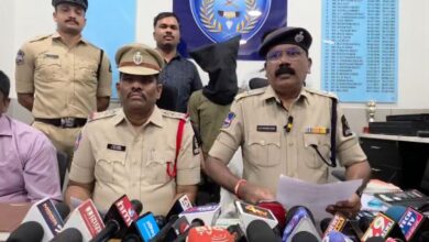 Mehdipatnam police address the media regarding Tolichowkhi murder case