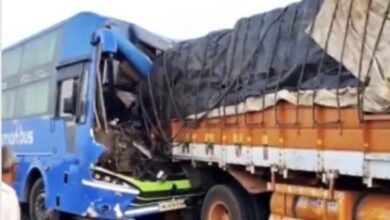 A bus rams into a lorry in Kodad