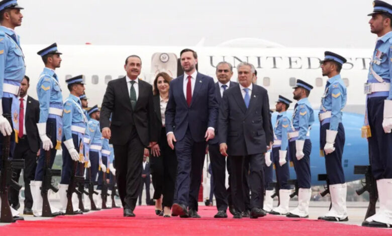 Vance walks on the red carpet with Pakistan’s Chief of Defence Forces and Chief of Army Staff Field Marshal Asim Munir, Pakistani Deputy Prime Minister and Foreign Minister Mohammad Ishaq Dar