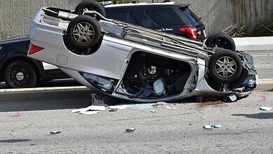 18-year-old girl dies in car accident on ORR in Hyderabad