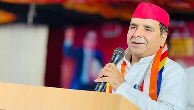 Dharmendra Yadav speaking at a rally about bill for OBC and Muslim women quotas.