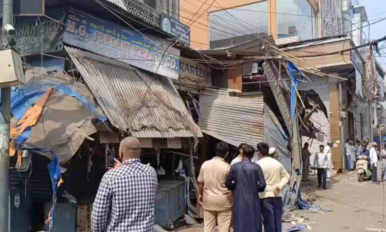 GHMC encroachment drive around Murgi Chowk sparks tension