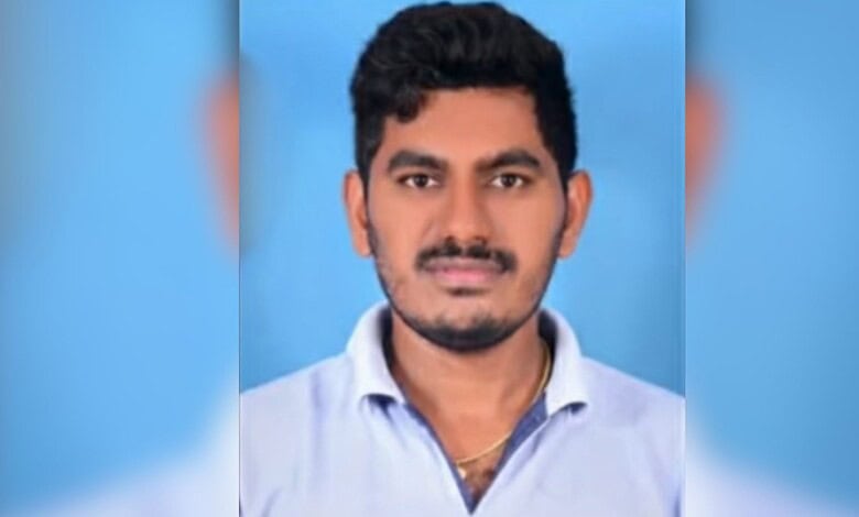 Man jumping into Hussain Sagar lake after emotional distress.