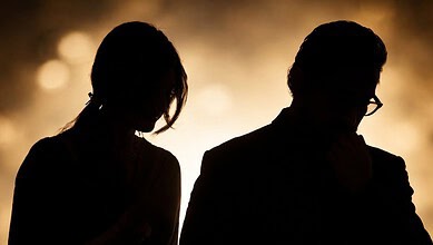 Silhouetted couple at sunset, symbolising upcoming marriage, in line with Bollywood wedding rumours.