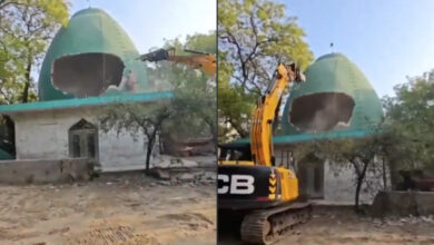 Delhi century old dargah demolished