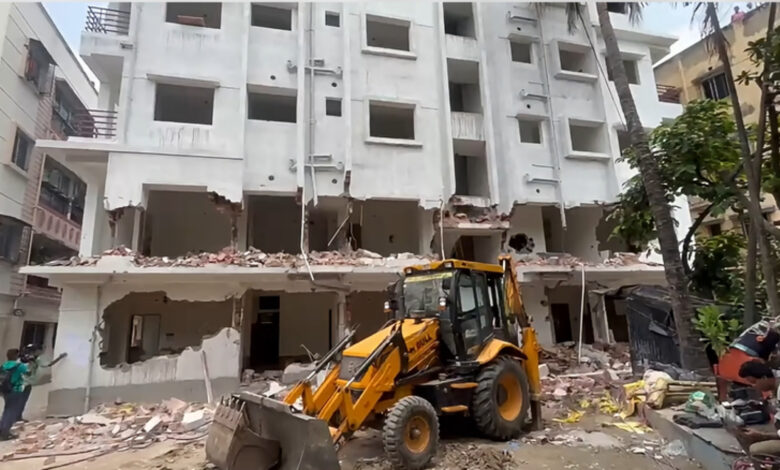 Demolition drive in Kolkata's Topsia