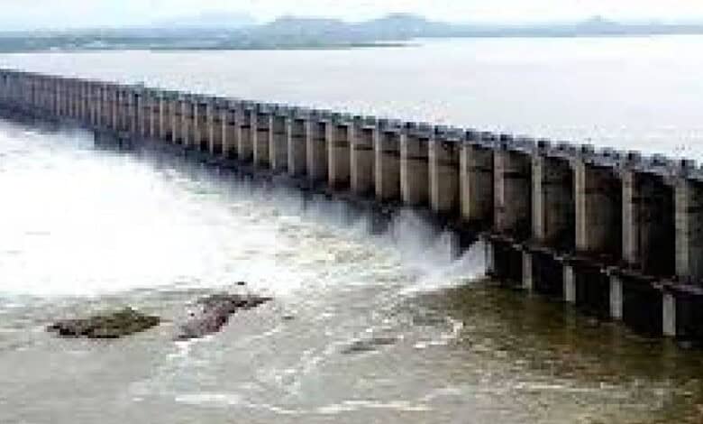 Irrigation Minister N Uttam Kumar Reddy has announced that desilting works at Jurala Project will be taken up along with minor irrigation tanks in Telangana.