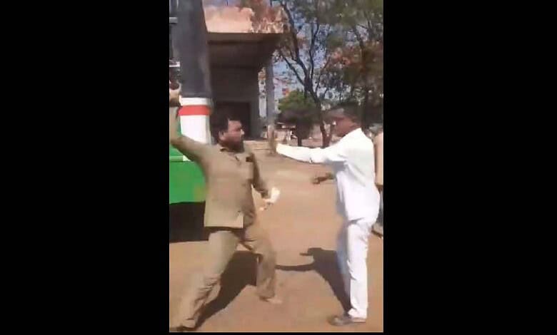 Bus conductor attacks ticket inspector in Sangareddy