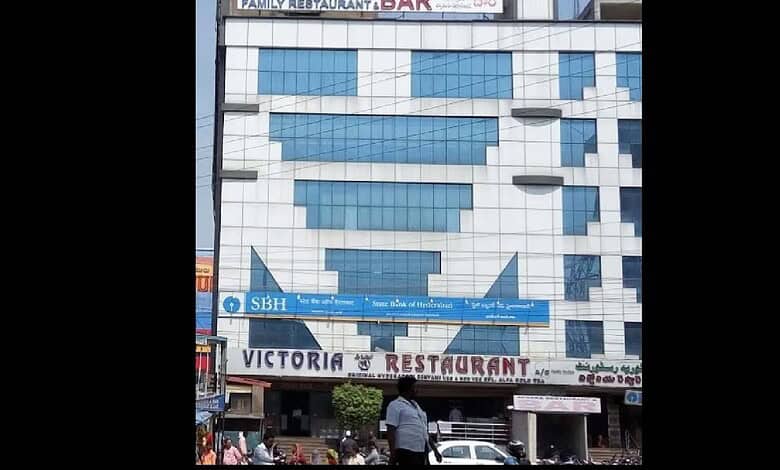 Hotel staff in Hyderabad involved in a dispute over missing chicken piece in biryani.