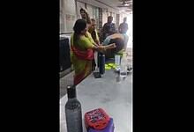 A woman beats a tenant in Hyderabad