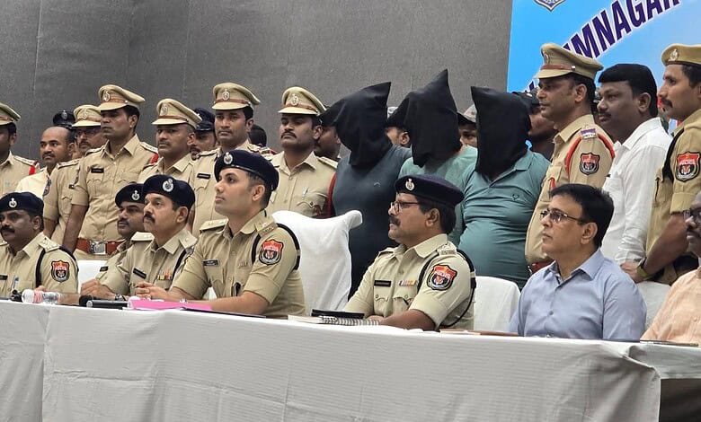 Karimnagar Police Commissioner Gaush Alam conducts press conference on PMJ robbery