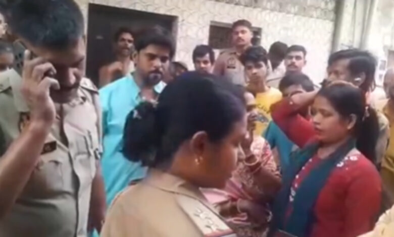 Hindutva group protests Eid al Adha prayers at Taj Mahal