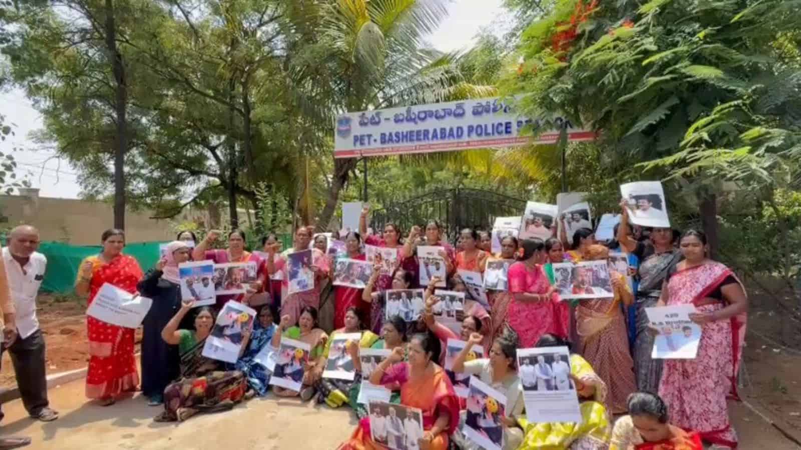 BRS women leaders protest in Hyderabad