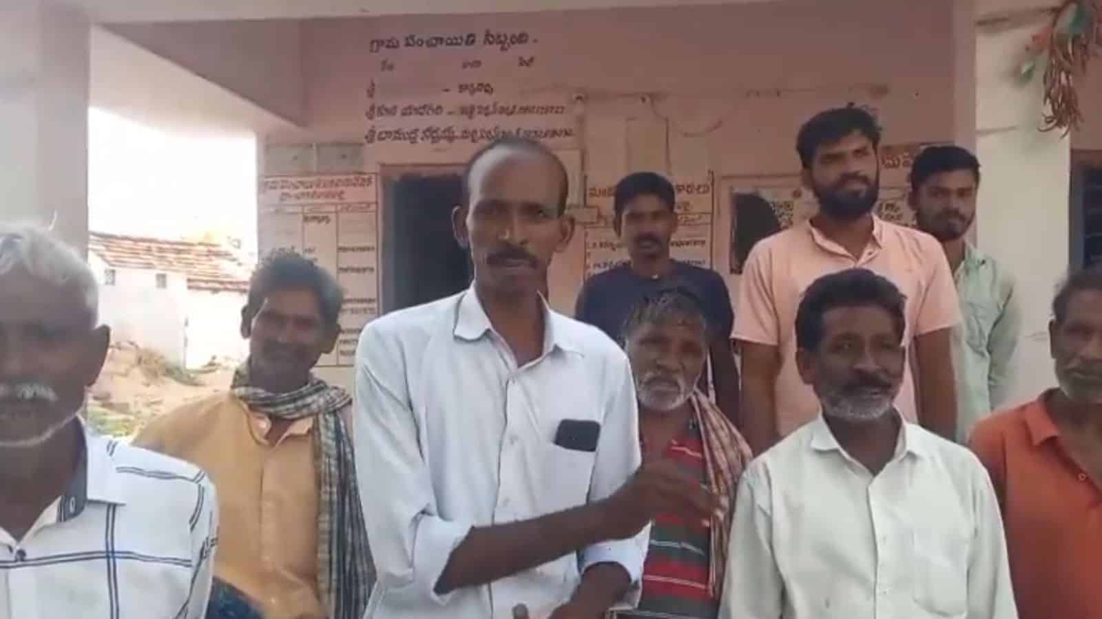 farmers in Karimnagar protest over weighing of grains at a procurement center