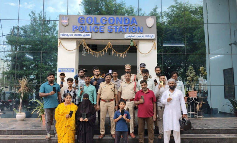 Golconda police return 24 stolen phones to owners via CEIR portal