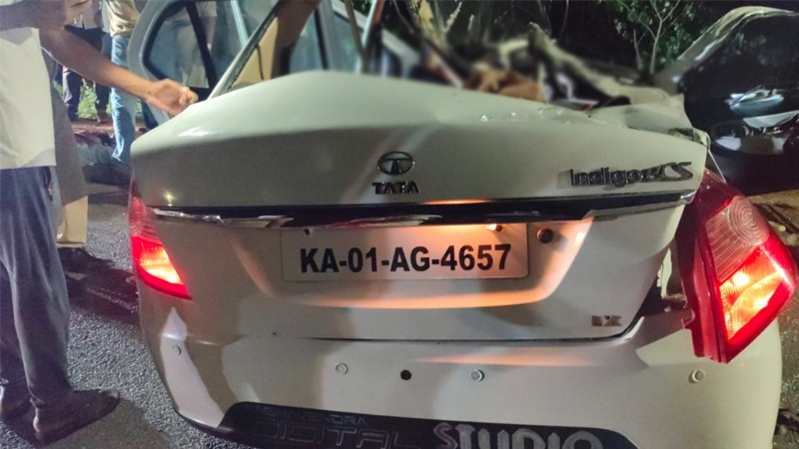 Tyre burst claims five lives in horrific Chitradurga road accident