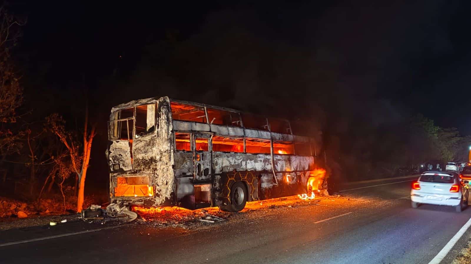 Driver's quick action saves 36 as Hyderabad-Kakinada bus catches fire