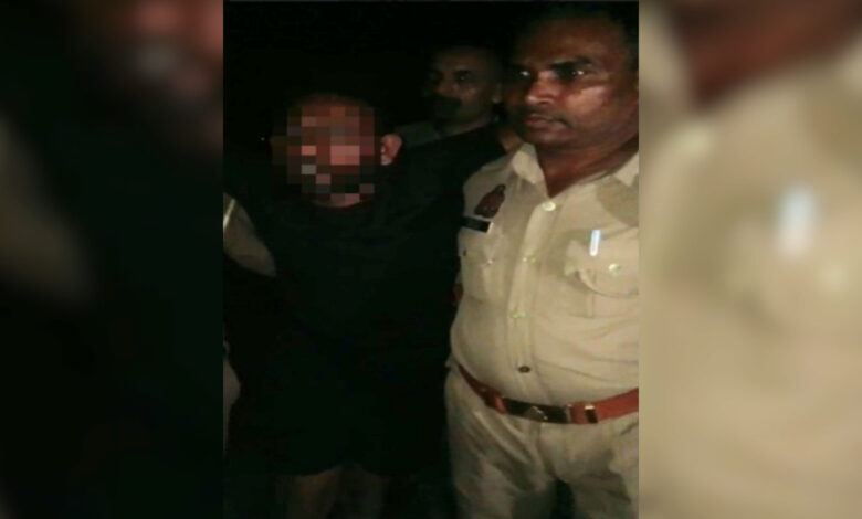 Bijnor Police carrying one of the accused Faizan after he was injured in an encounter