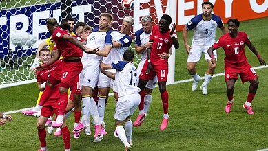 Canada draws Bosnia 1-1 in first home FIFA World Cup match