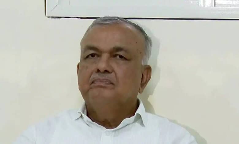 Karnataka min Ramalinga reddy quits over portfolio dispute