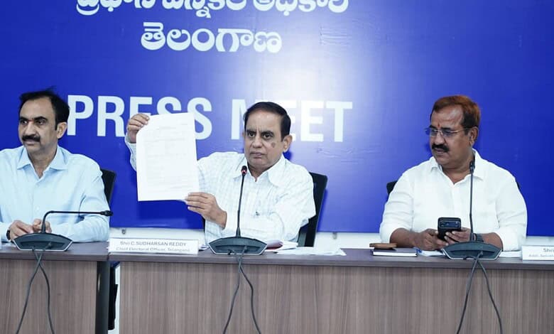Officials at press meet discussing house-to-house enumeration starting June 25 in Telangana.