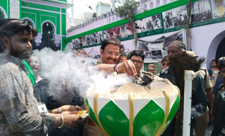 Sajjanar inaugurates trial walk of the elephant near Bibi ka Alam