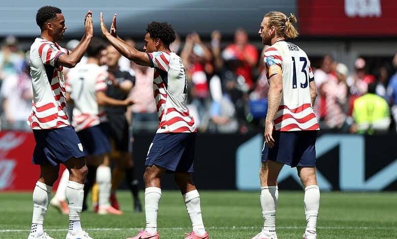 US beats Australia 2-0, reaches FIFA World Cup knockouts