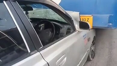 Car rams RTC bus at Ramnathpur
