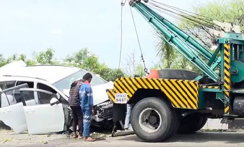A car being towed after an accident at ORR