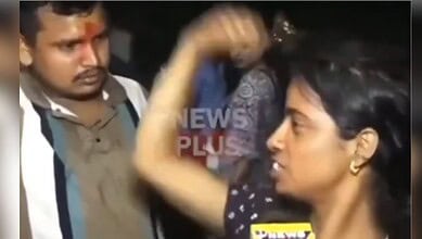 Man forces woman to chant Jai Shri Ram in a tense confrontation.