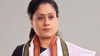 Congress MLC M Vijayashanthi urges the state government to link fees reimbursement with educational standards and basic facilities in private colleges.