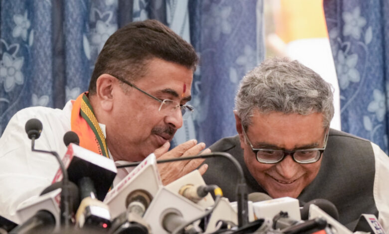 West Bengal Chief Minister Suvendu Adhikari and State Finance Minister Swapan Dasgupta during a press conference after the presentation of the first Budget of the BJP government in the West Benga