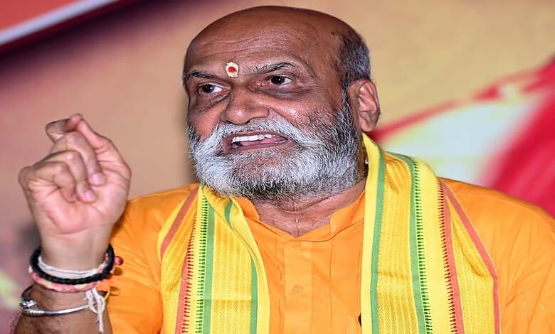 Pramod demands SIT probe into Prakash Raj over Dharmasthala case