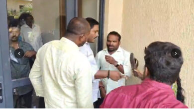Woman Farmer Attack Revenue Attendant With Footwear Who Misbehave With Her