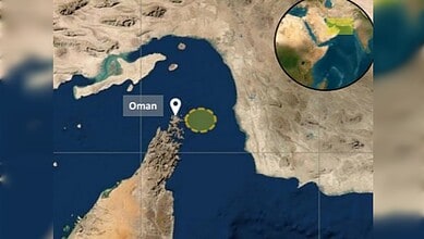 Map showing the location of Oman in the Middle East, highlighting its coastline along the Arabian Sea and.