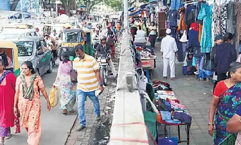 Bengaluru footpath encroachments put pedestrians at risk