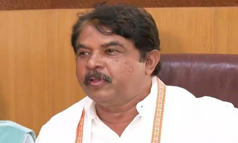 Leader of Opposition R. Ashoka
