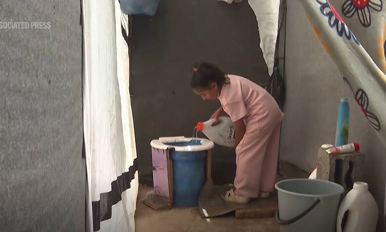 Makeshift toilets in Gaza tents (Image: AP)